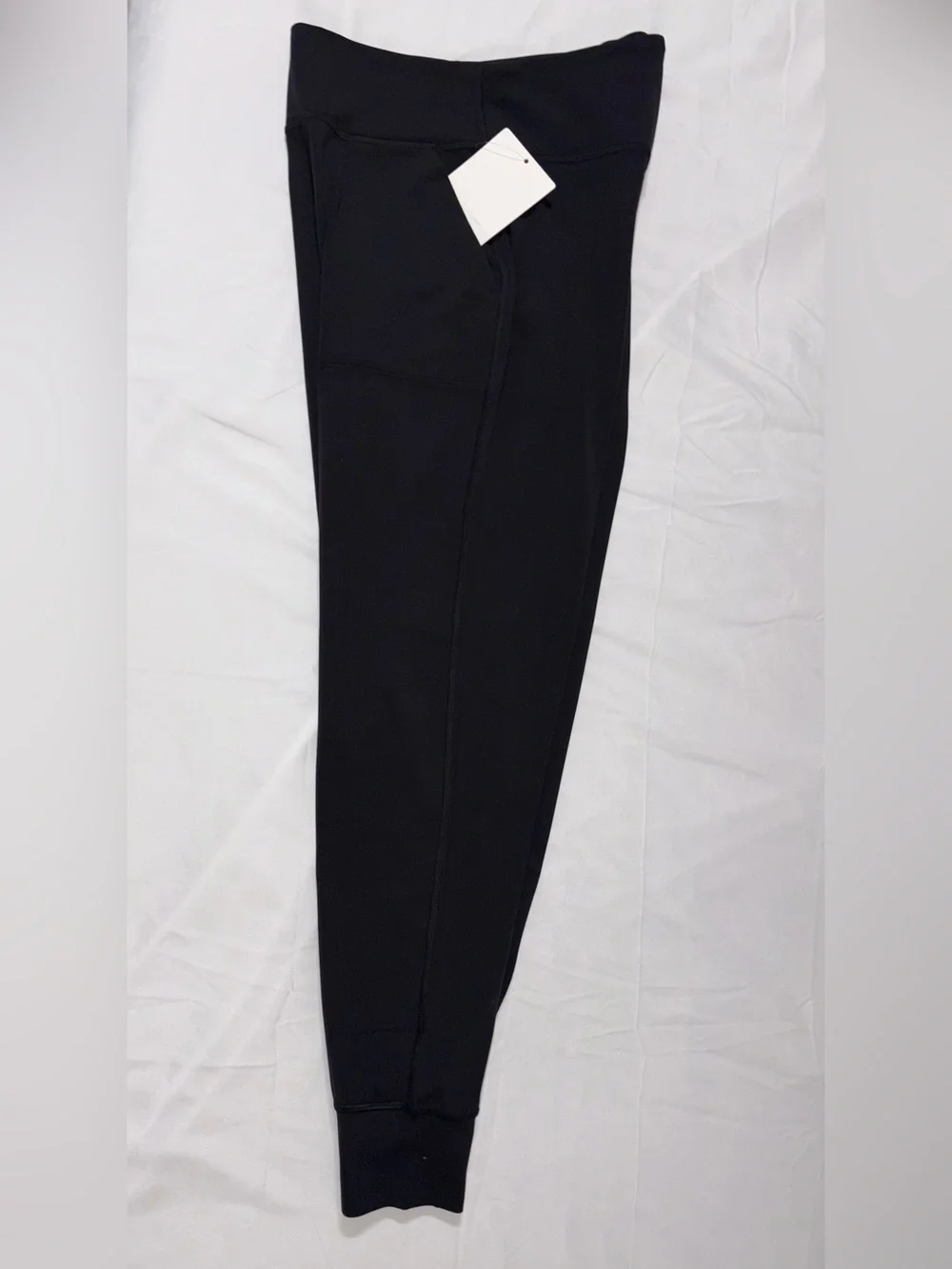 NWT*LULULEMON*SIZE 6* ALIGN HIGH RISE JOGGER*AUTHENTIC*BLACK*$118 RETAIL*25” LNG